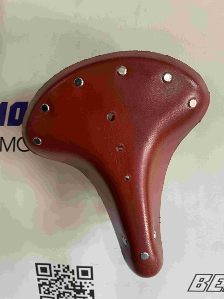 Седло  28 " Кожа коричневое***Советское 